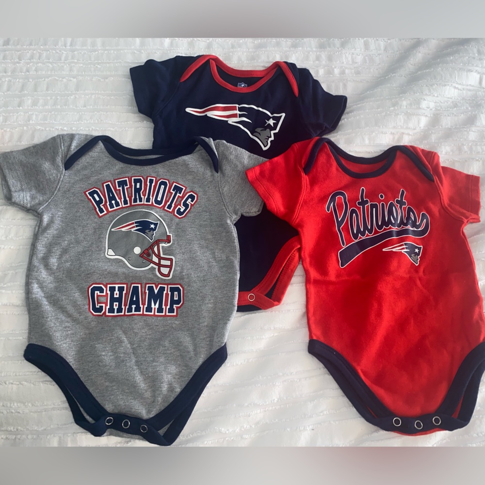 3pk patriots onesies sz 12M